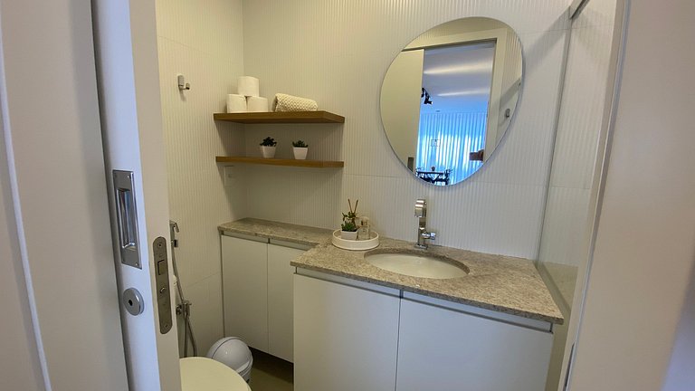 Apartamento Airbnb com garagem perto da Praia do Canto