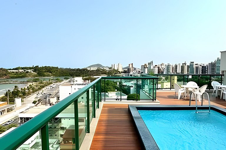 Na beira da praia com piscina na cobertura