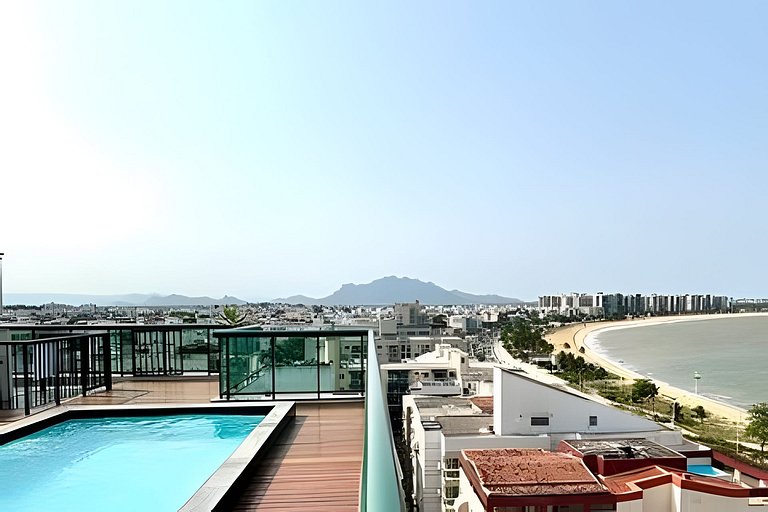 Na beira da praia com piscina na cobertura